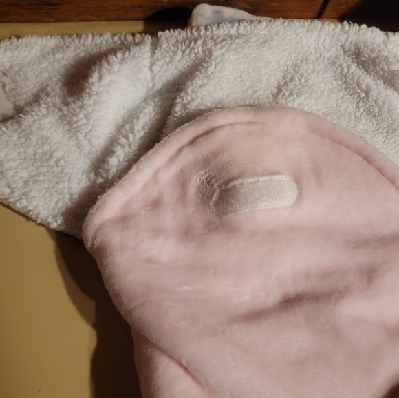 Newborn, 3 bundle of thick cozy swaddles! Petite L'amour & more - Picture 8 of 8